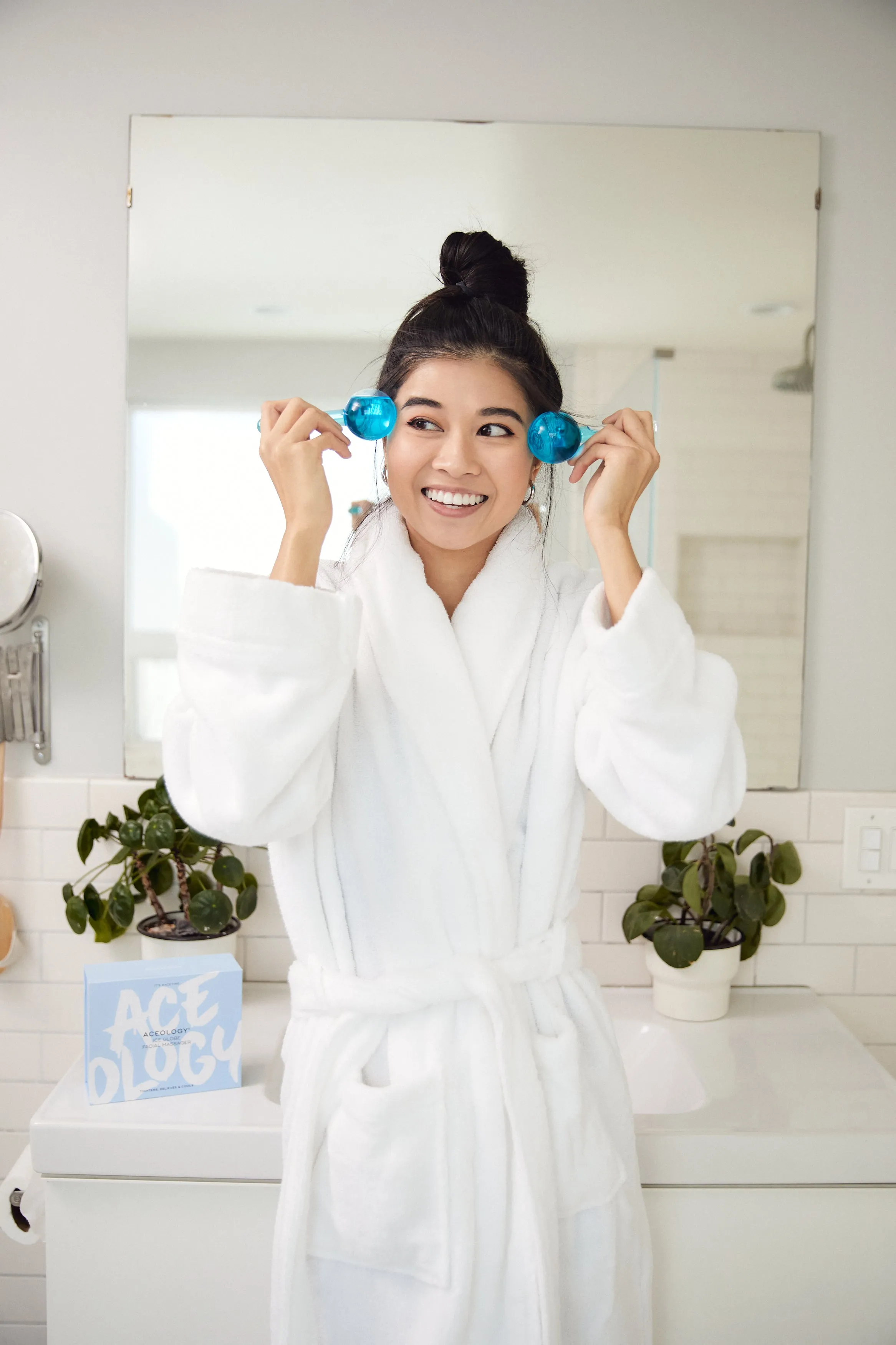 Aceology Blue Ice Globe Facial Massager